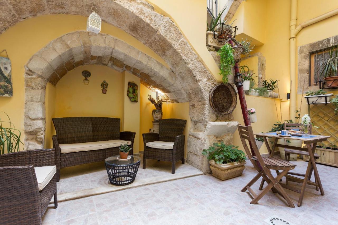 Casa Nagale- Una Suite Di Charme Nel Cuore Di Ortigia A 50 Mt Dal Mare Syracuse Exterior foto