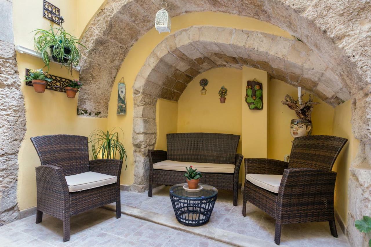 Casa Nagale- Una Suite Di Charme Nel Cuore Di Ortigia A 50 Mt Dal Mare Syracuse Exterior foto